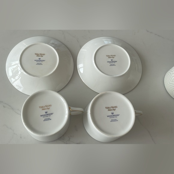 Vera Wang Wedgwood Gilded Leaf Tea Cup Set - Picture 2 of 4